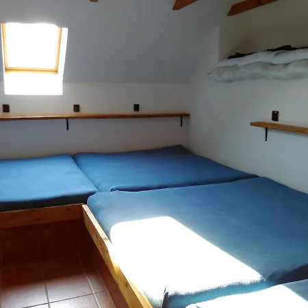 Apartman Na Farme U Koni Milesov Exterior photo