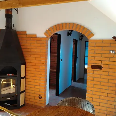Apartman Na Farme U Koni Milesov Exterior photo
